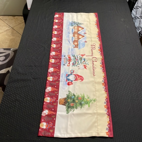 Short Table Runner 52” W X 18” H Christmas Coffee Table Runner New - Picture 7 of 11